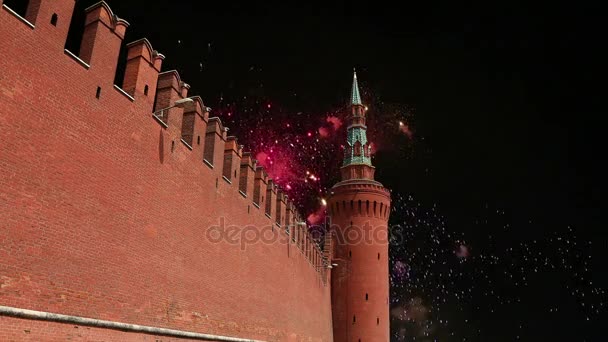 Tűzijáték alatt a moszkvai Kreml, Oroszország — Stock videók