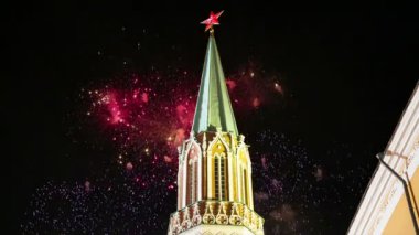 Moskova Kremlin, Rusya üzerinde havai fişek