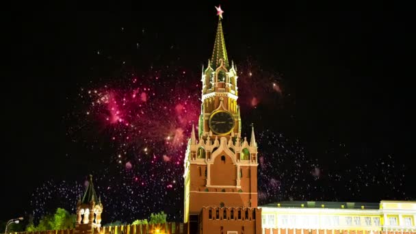 Moskova Kremlin, Rusya üzerinde havai fişek — Stok video