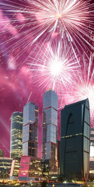 Uluslararası İş Merkezi (şehir) ve Fireworks uygulamasında, Moskova, Rusya gökdelenler 