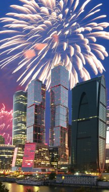 Uluslararası İş Merkezi (şehir) ve Fireworks uygulamasında, Moskova, Rusya gökdelenler 