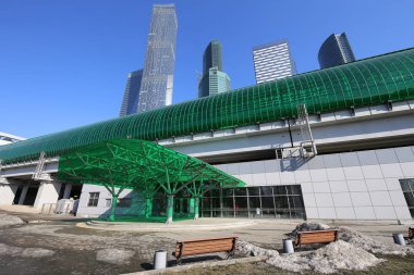 Küçük halka Moskova demiryolları ve gökdelenler Uluslararası İş Merkezi (şehir), Rusya Federasyonu. Delovoy Tsentr tren istasyonu 