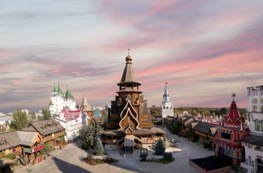 Aziz Nikolaos Kilisesi Izmailovsky Kremlin (Izmailovo Kremlin), Moskova, Rusya. Rus ahşap mimari geleneklerini inşa yeni kilise  