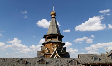 Aziz Nikolaos Kilisesi Izmailovsky Kremlin (Izmailovo Kremlin), Moskova, Rusya. Rus ahşap mimari geleneklerini inşa yeni kilise  