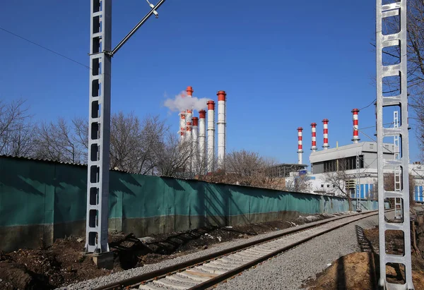 Coal burning power plant with smoke stacks, Moscow, Russia — Stock Photo, Image