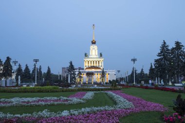 Simge yapılar VDKNh bölge (tüm-Rusya Sergi Merkezi, tüm Rusya sergi merkezi olarak da bilinir) olan kalıcı bir genel amaçlı fuar, Moskova, Rusya   