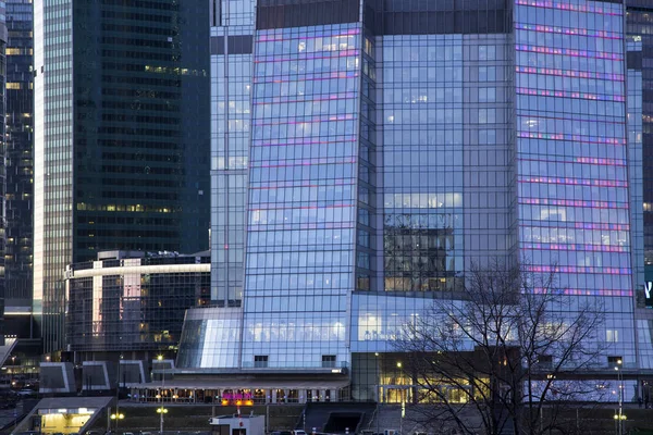 夜、モスクワ、ロシアでの高層ビル国際ビジネス センター （市） — ストック写真