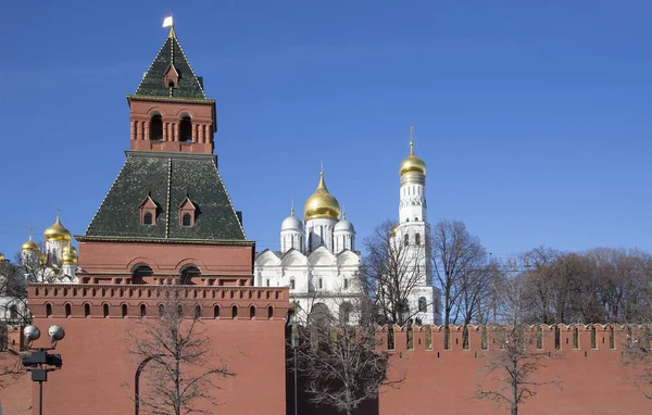 Utsikt över Moskva Kreml på en solig dag, Ryssland - Moskva arkitektur och landmärke, Moskva stadsbild — Stockfoto