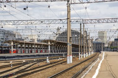 Kiyevskaya tren istasyonu (Kiyevsky demiryolu terminali, Kievskiy vokzal)--trende Moskova, Rusya'nın dokuz ana tren istasyonları biridir  