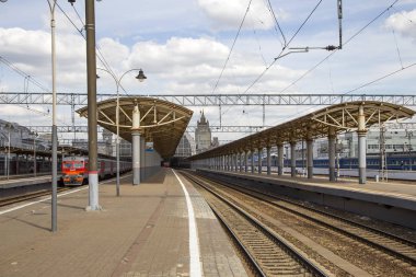 Kiyevskaya tren istasyonu (Kiyevsky demiryolu terminali, Kievskiy vokzal)--trende Moskova, Rusya'nın dokuz ana tren istasyonları biridir  