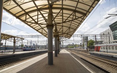 Kiyevskaya tren istasyonu (Kiyevsky demiryolu terminali, Kievskiy vokzal)--trende Moskova, Rusya'nın dokuz ana tren istasyonları biridir  