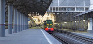 Kiyevskaya tren istasyonu (Kiyevsky demiryolu terminali, Kievskiy vokzal)--trende Moskova, Rusya'nın dokuz ana tren istasyonları biridir  