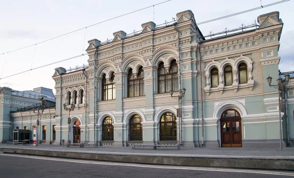 La estación de tren de Rizhsky (Rizhsky vokzal, estación de Riga) es una de las nueve principales estaciones de tren en Moscú, Rusia. Fue construido en 1901 — Foto de Stock