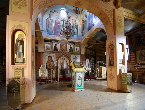 Interior Igreja Ortodoxa de Madeira em Moscou, Rússia — Fotografia de Stock