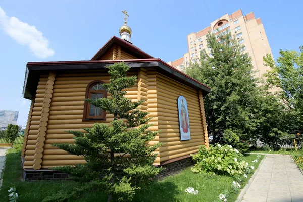 Église orthodoxe en bois à Moscou, Russie — Photo