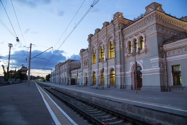 La estación de tren de Rizhsky (Rizhsky vokzal, estación de Riga) es una de las nueve principales estaciones de tren en Moscú, Rusia. Fue construido en 1901 — Foto de Stock