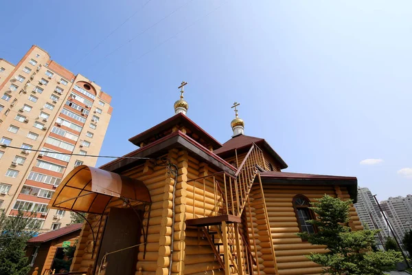 Modern Wooden Orthodox church in Moscow, Russia — Stock Photo, Image