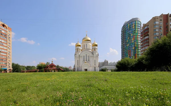 Modern ortodox egyház, Moszkva, Oroszország — Stock Fotó