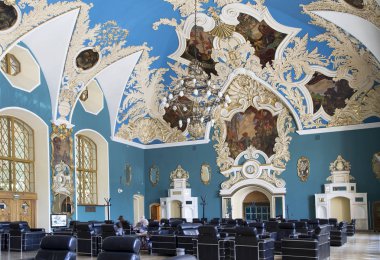 VIP salonu ya da bir oda daha yüksek konfor Kazansky tren istasyonu (Kazansky vokzal)--bir dokuz demiryolu terminalleri, Moskova, Rusya biridir. 1913 yılında mimar Alexey Shchusev tarafından tasarımına göre modern Bina İnşaatı başladı 