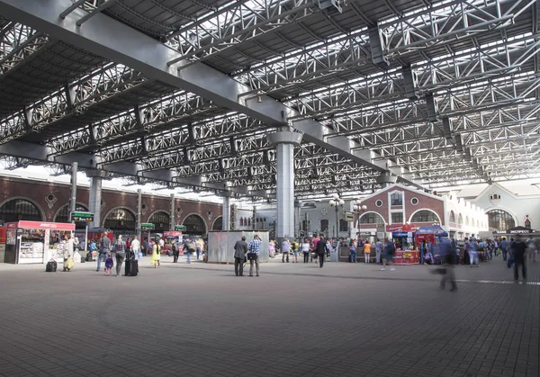 La terminal ferroviaria de Kazansky (Kazansky vokzal) es una de las nueve terminales ferroviarias en Moscú, Rusia. La construcción del edificio moderno según el diseño del arquitecto Alexey Shchusev comenzó en 1913 y terminó en 1940. — Foto de Stock