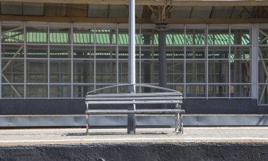 yolcu platformu (Kursky demiryolu terminal) Rusya'nın Moskova kentinde dokuz ana tren istasyonları biridir   