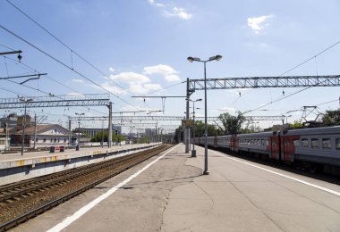 yolcu platformu (Kursky demiryolu terminal) Rusya'nın Moskova kentinde dokuz ana tren istasyonları biridir   