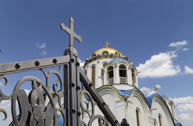 Yasenevo, Moskova, Rusya, Tanrının annesi korunması Kilisesi. Tapınağın 2009 yılında kurulmuş ve bağış ücretleri mal oldu 
