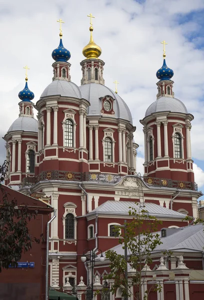 巴洛克式教堂的圣克莱门特在莫斯科举行。这个大型的宗教设施始建于 18 世纪. — 图库照片