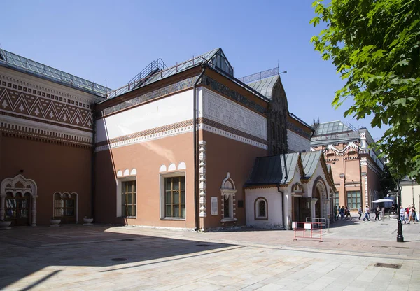 Galerie nationale Tretiakov est une galerie d'art à Moscou, Russie- le plus grand dépositaire des beaux-arts russes dans le monde. L'histoire de Gallery commence en 1856. Salle de l'artiste V.Vasnetsov. Collection - 130 000 pièces — Photo