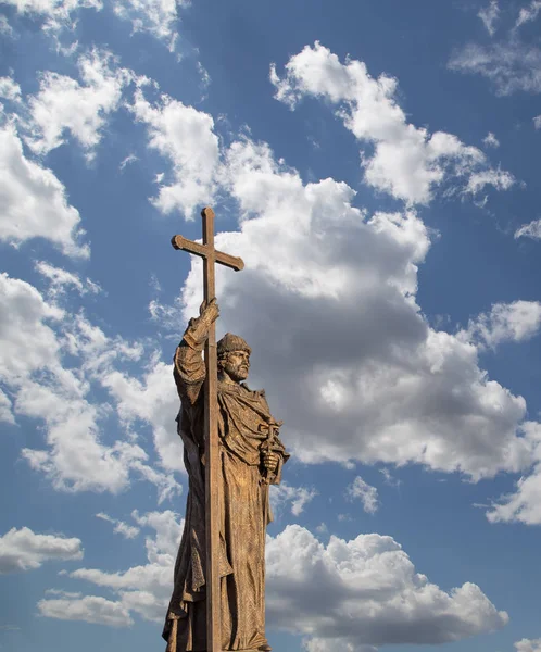 Kutsal Prens Vladimir Borovitskaya Meydanı yakınındaki Kremlin, Rusya Moskova'da büyük anıt. Açılış töreni 4 Kasım 2016 gerçekleşti 