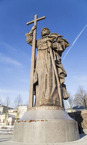 Kutsal Prens Vladimir Borovitskaya Meydanı yakınındaki Kremlin, Rusya Moskova'da büyük anıt. Açılış töreni 4 Kasım 2016 gerçekleşti 