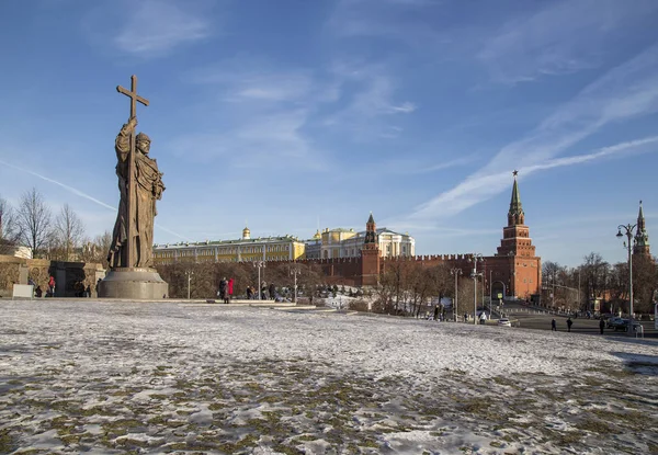 Kutsal Prens Vladimir Borovitskaya Meydanı yakınındaki Kremlin, Rusya Moskova'da büyük anıt. Açılış töreni 4 Kasım 2016 gerçekleşti 