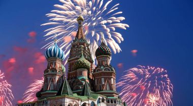 Saint Basil Katedrali (tapınak fesleğen mübarek), Kızıl Meydan, Moskova, Rusya üzerinde havai fişek