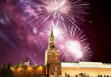 Moskova Kremlin, Rusya üzerinde havai fişek
