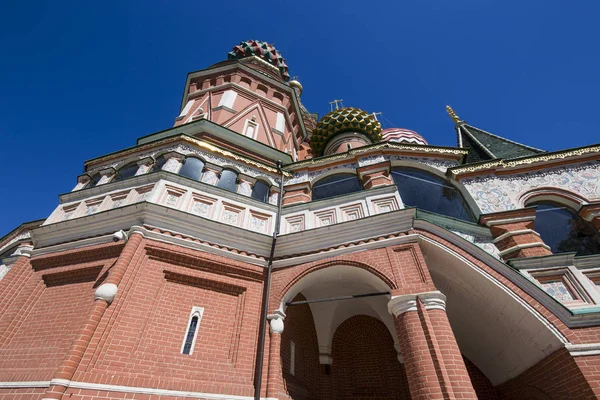 Saint Basil kathedraal (tempel van Basilius de gezegende), Rode plein, Moskou, Rusland — Stockfoto