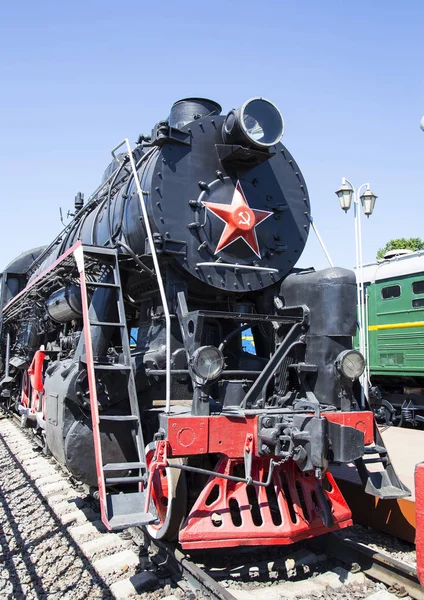 Locomotiva a vapor antiga, museu de Moscou de estrada de ferro na Rússia, estação ferroviária de Rizhsky (Rizhsky vokzal, estação de Riga ) — Fotografia de Stock