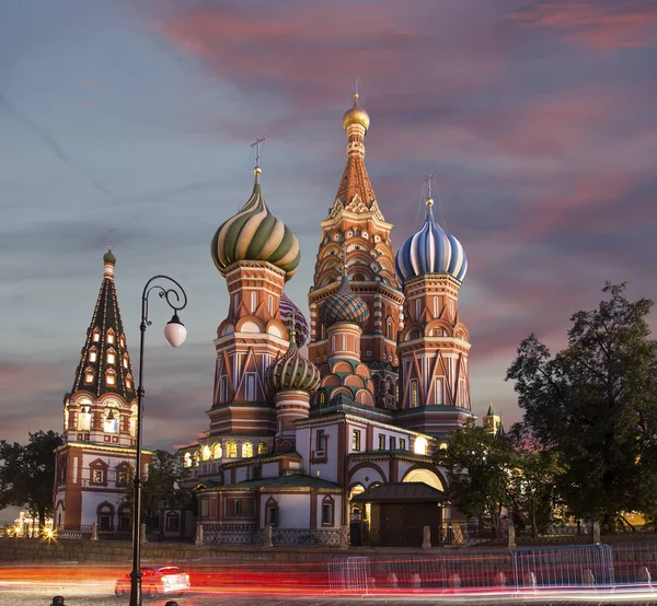 Saint Basil Katedrali (Tapınak, fesleğen mübarek) gece, Kızıl Meydan, Moskova, Rusya