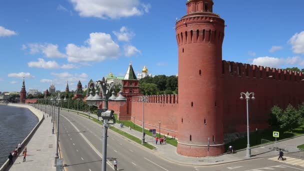 View of the Kremlin, Moscow, Russia- the most popular view of Moscow — стоковое видео