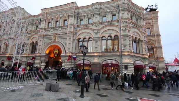 Christmas (New Year holidays) decoration Main Universal Store (GUM), Red Square in Moscow, Russia. — Stock Video