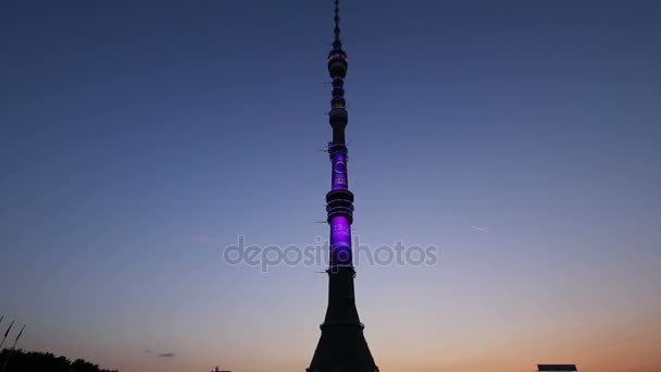 Televizyon (Ostankino) Kulesi gece, Moskova, Rusya Federasyonu — Stok video