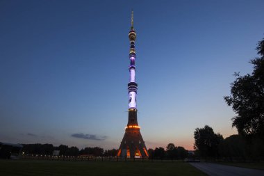 Televizyon (Ostankino) Kulesi gece, Moskova, Rusya Federasyonu  