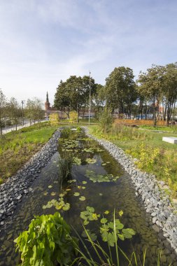 Zaryadye Park - Moskova, Rusya Red Square yakınındaki Şehir Parkı. Zaryadye Park, 50 yıldır Moskova'da yerleşik ilk kamu parkıdır. Parkta 9 Eylül 2017 açıldı  