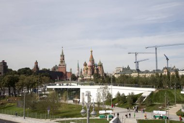 Moskova Kremlin--yeni Zaryadye Parkı, Moskova, Rusya Red Square yakınındaki Şehir Parkı görüntülemek 