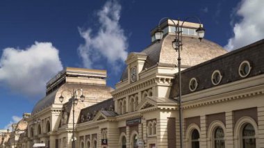 Moskova, Rusya - 27 Mayıs 2015: Paveletsky tren terminal - Moskova, Rusya içinde dokuz demiryolu terminalleri biridir 