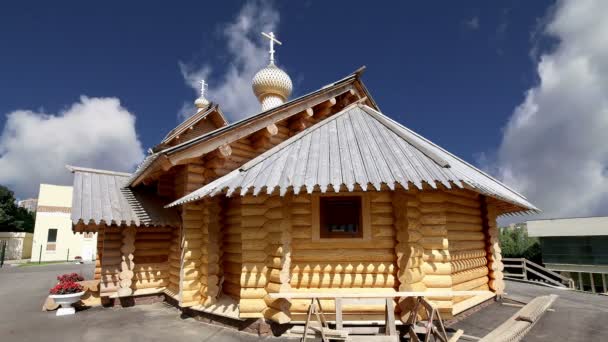 Iglesia ortodoxa moderna de madera Moscú, Rusia — Vídeo de stock