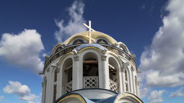 Church of the Protection of the Mother of God at Yasenevo, Moscow, Russia. The temple was founded in the 2009 year and costed on fees from donations — Stock Video