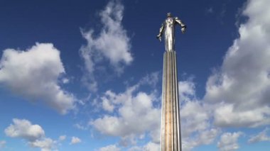 Yuri Gagarin (42.5 metre yüksek Kaide ve heykel) Anıtı, uzayda seyahat ilk kişi. Leninsky Prospekt Moskova, Rusya, bulunduğu. 