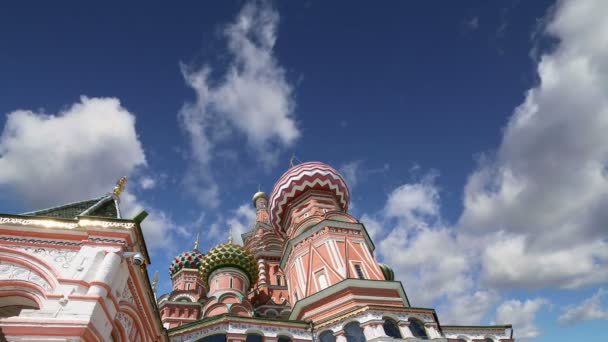 Saint Basil cathedral ( Temple of Basil the Blessed), Red Square, Moscow, Russia — Stock Video