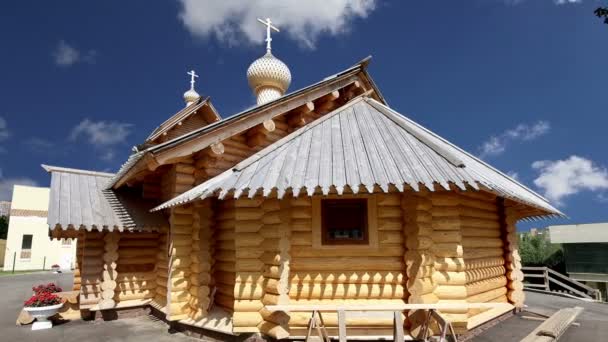 Moderní dřevěné pravoslavné churchin Moskva, Rusko — Stock video
