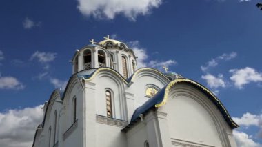 Yasenevo, Moskova, Rusya, Tanrının annesi korunması Kilisesi. Tapınağın 2009 yılında kurulmuş ve bağış ücretleri mal oldu  